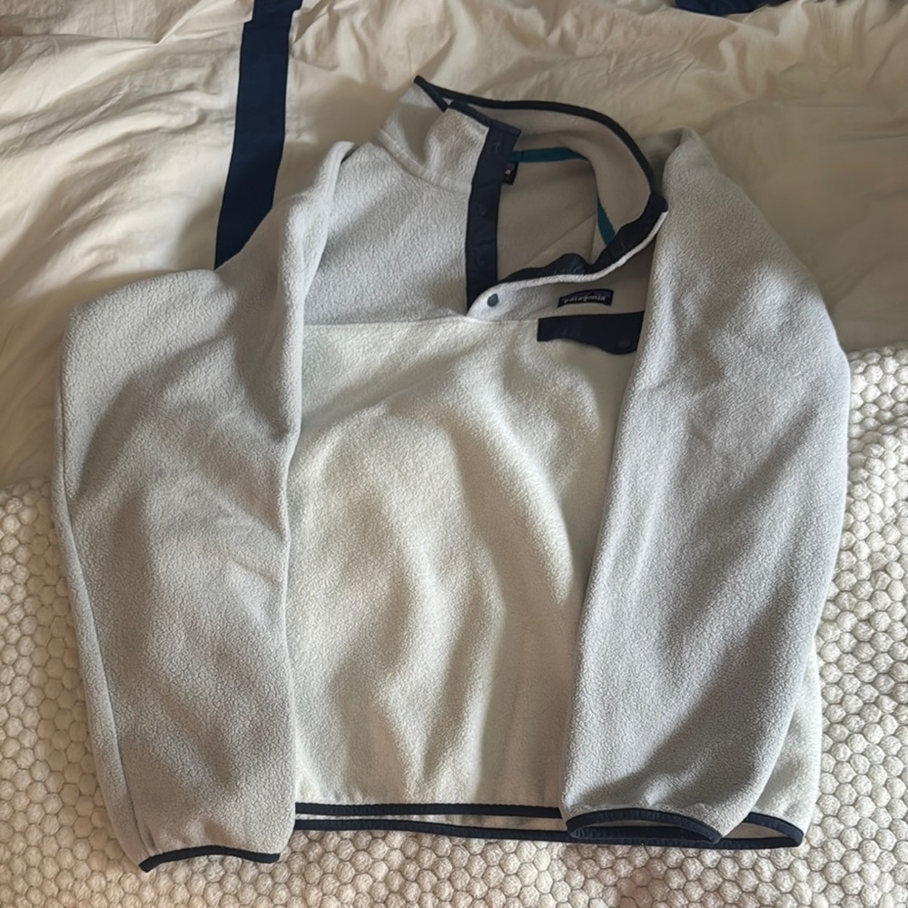 Patagonia Light Gray Fleece Pullover with Navy Trim
